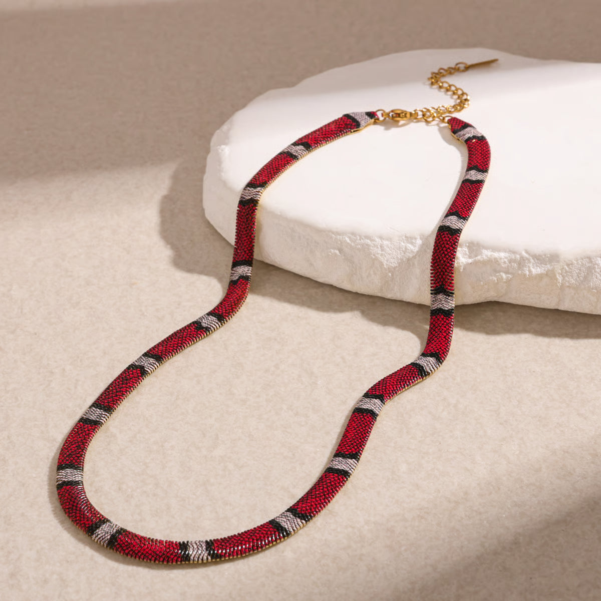 SnakeChain necklace in Milk Snake